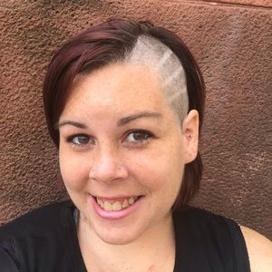 Meet your Posher, Caitlin